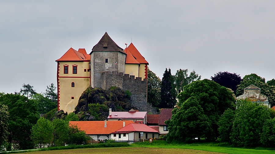 32. Kámen...a jedem domů
